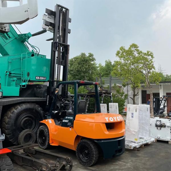 5 tons Toyota diesel forklift with automatic transmission load center distance 600mm