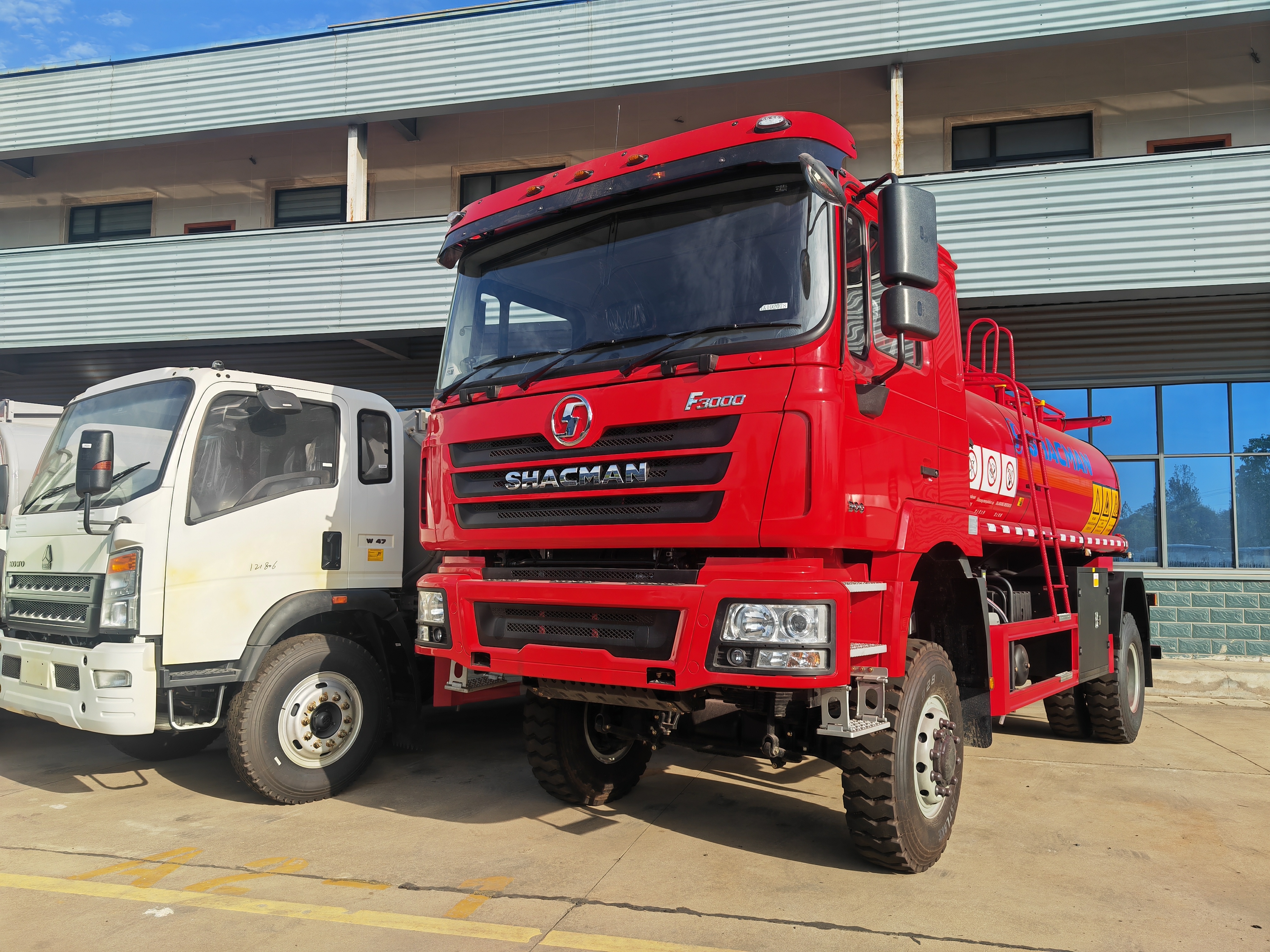 SHACMAN F3000 4x4 Off-Road All-Wheel Drive Fuel Tanker Truck