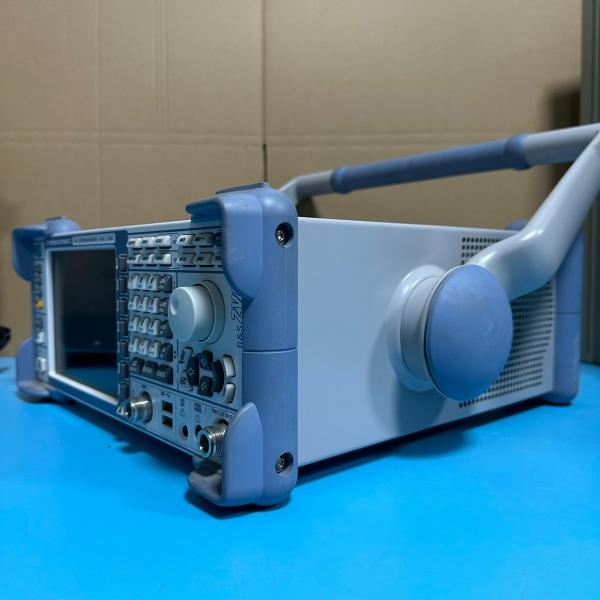 VNA 3 GHz Analista de red vectorial portátil Rohde & Schwarz ZVL3