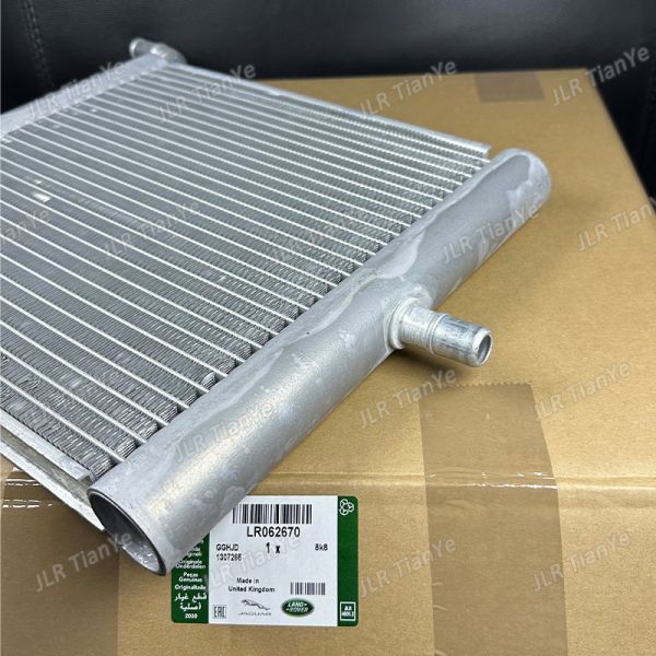 Land Rover Auto Spare Parts LR062670 LR034577 1Piece Car Radiator