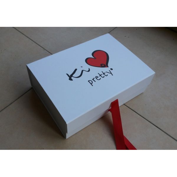 Wholesale customized cardboard magnet gift packing flat folding box with silk ribbon