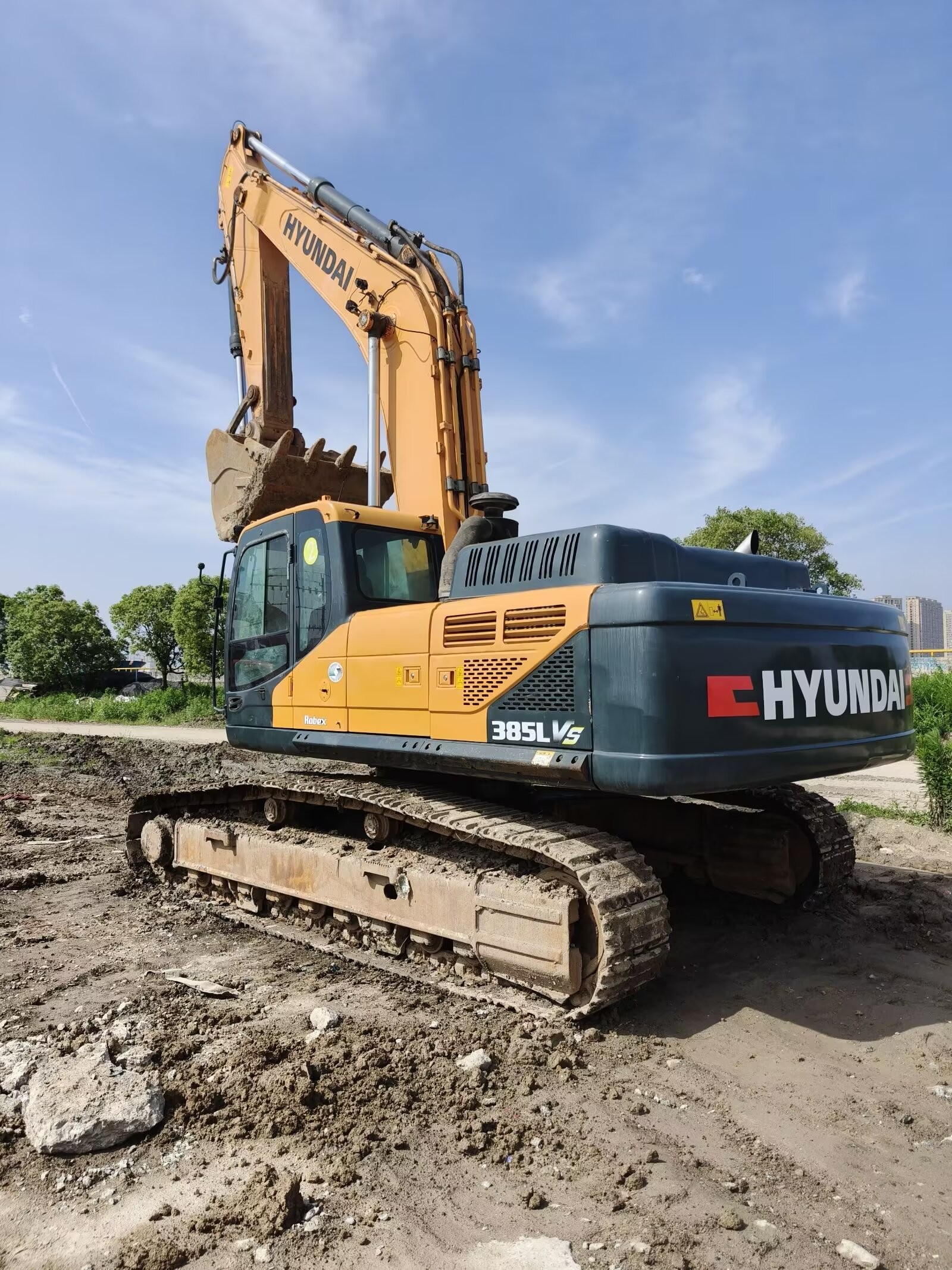 Подержанный экскаватор Hyundai 385L из Китая