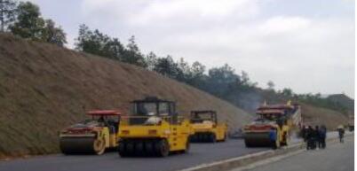 Road Maintenance Machinery , XP163 Pneumatic Tire Road Roller , Operating Weight 11100kgs, 92KW