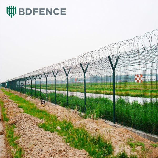 Airport Security Fence a Galvanized High Security Welded Mesh Perimeter Fence with Razor Wire for Prison and Outdoor Use