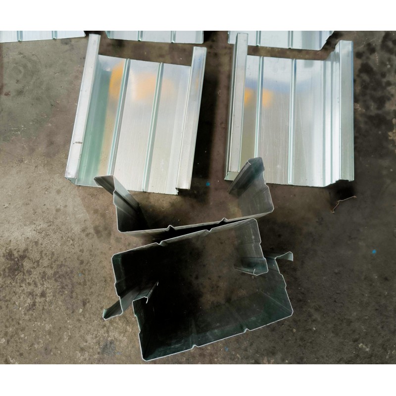 GI Aluminum 0.3-0.8mm Thickness Flat Pan Roll Forming Machine With Hydraulic Stop Cutting For Metal Patio Covers