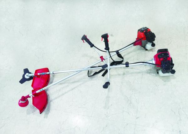 Hand Held Gasoline Cutting Machine / Side Attached 4 Stroke Petrol Strimmer