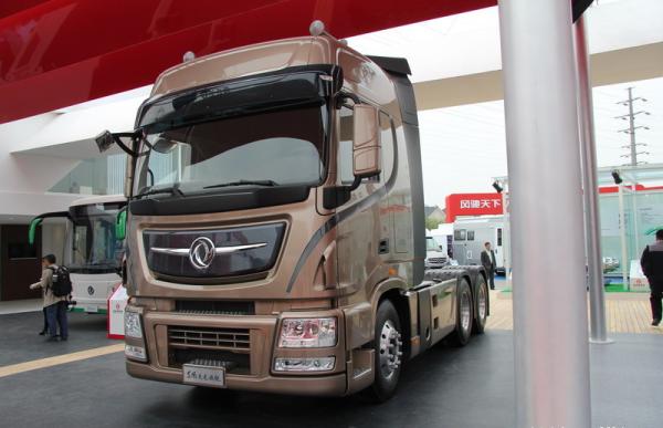 Dongfeng 6X4 480HP Tractor Head Truck With Cummins Engine  Emission Euro 4 , EuroV