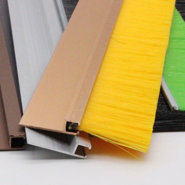 High Elasticity Door Insulation Brush Strip Under Door OEM ODM