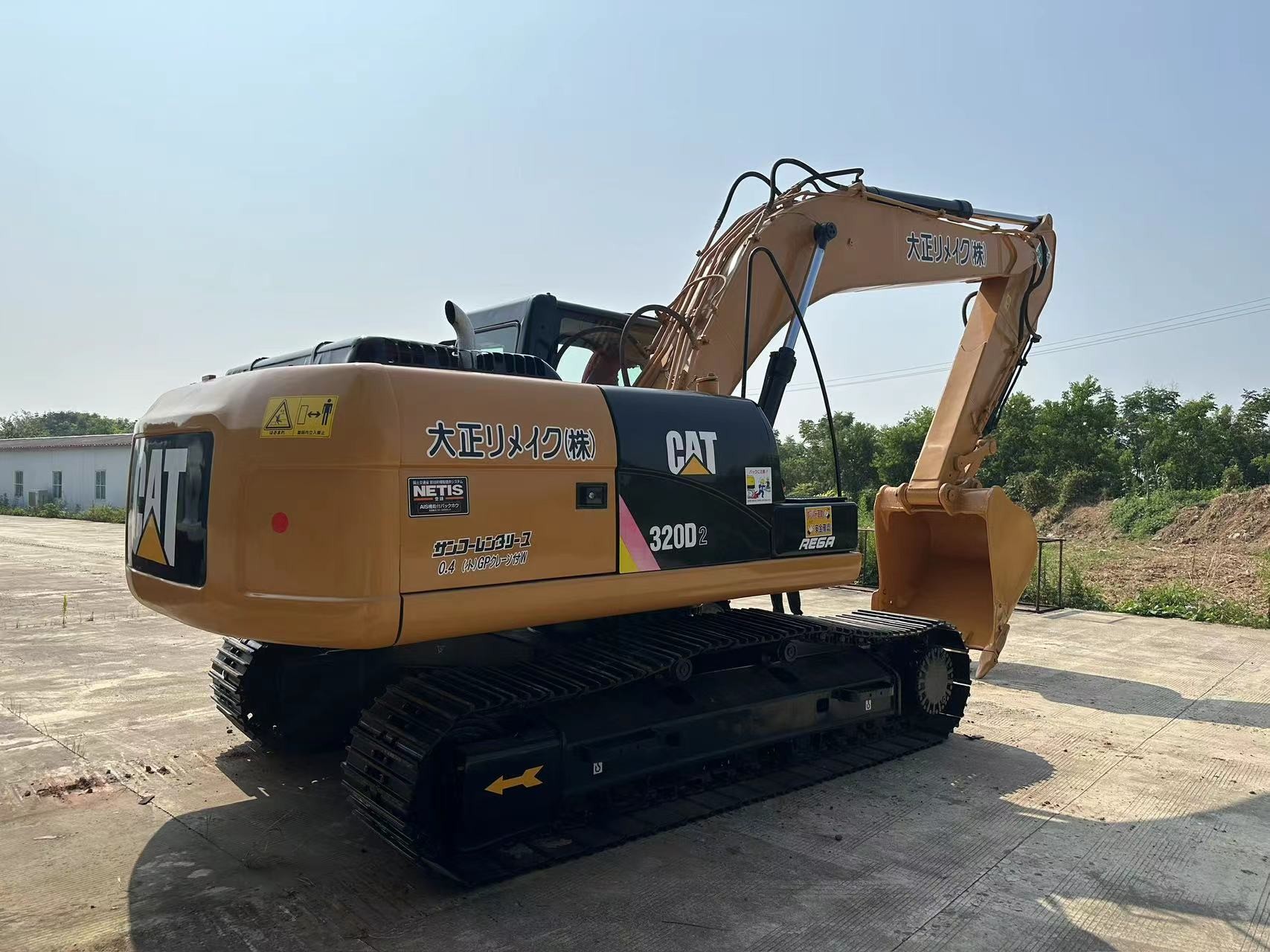 Crawler Used Excavator Machine CAT 320D2 144 HP 107 kW