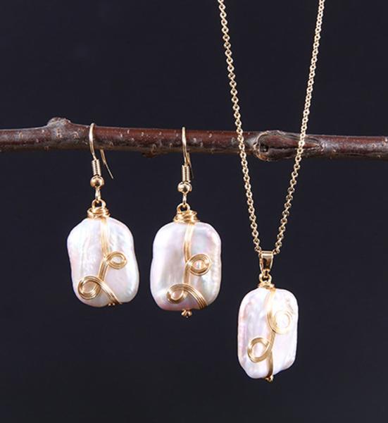 Natural Baroque Pearl necklace Cultured White Baroque Pearl Glass Chain Baroque Pearl Necklace Lady Pear Jewelry Set