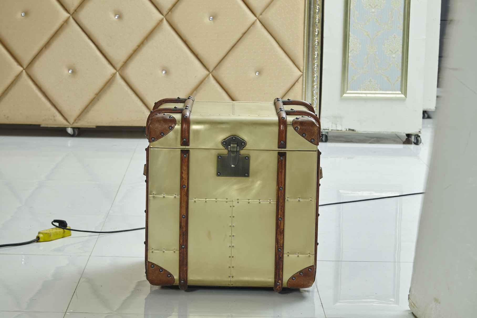 Office Lifted Cover Brass Leather Storage Trunk Full Genuine Leather Handle
