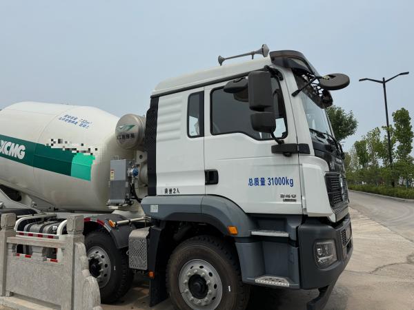 XCMG 12 Cubic Meters Concrete Truck Mixers Perfect For Your Construction Needs