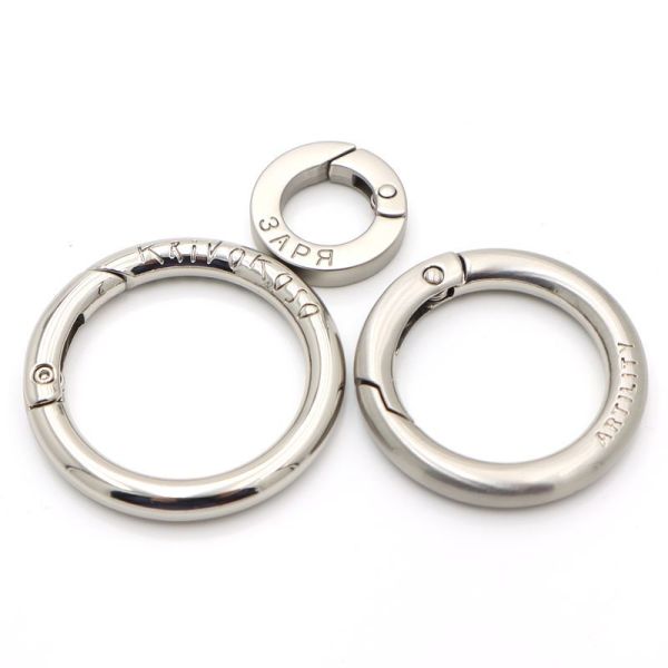 Custom Brand Logo Engraved Round Spring Clasp Metal Spring Ring Carabiner for Keychains/Handbags
