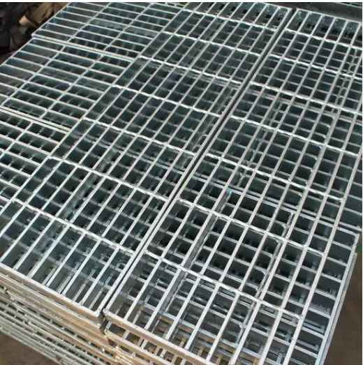 Hot Dipped Galvanized Serrated Steel Grating High Strength Drain Cover for Outdoor Use