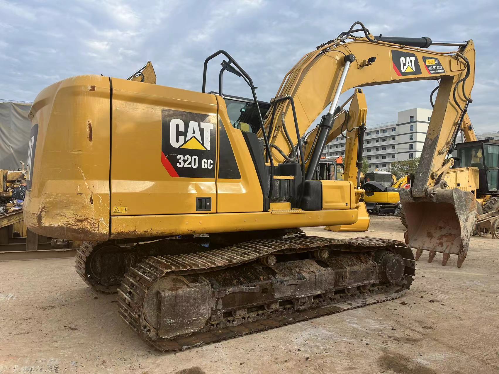 Использованная гидравлическая экскаваторная машина Cat 320GC 20 тонн Средняя экскаваторная машина Cat 320
