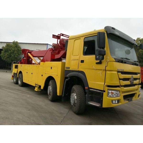 Road Heavy Rescue Tow Trucks 8X4 Diesel Fuel Type / Manual Transmission Type