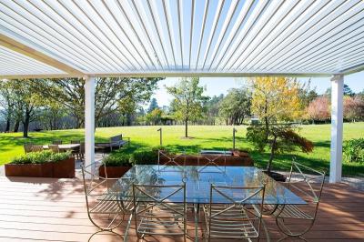 Powder Coating Outdoor Aluminium Pergola Customized Size ISO9001 Certificate