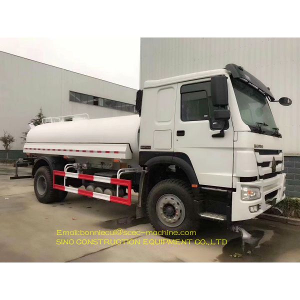 Howo Liquid Tanker Truck Sinotruk 4x2 2000l - 5000l Light Oil Tanker Vehicle