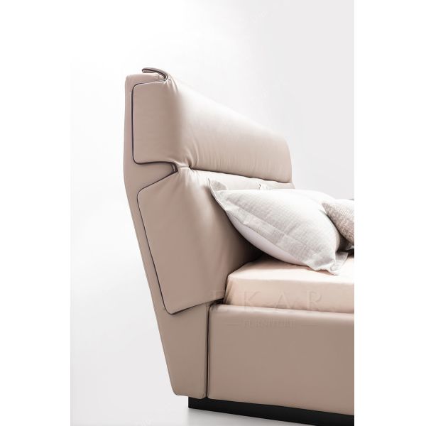 Modern Italian Design Bedroom Furniture Leather 1.8m King Size Bed Bedding Set