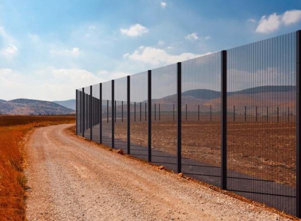 PVC Coated Welded Wire Mesh Fencing Panels 3 X 0.5 inch 10 Gauge 3510 Rigid
