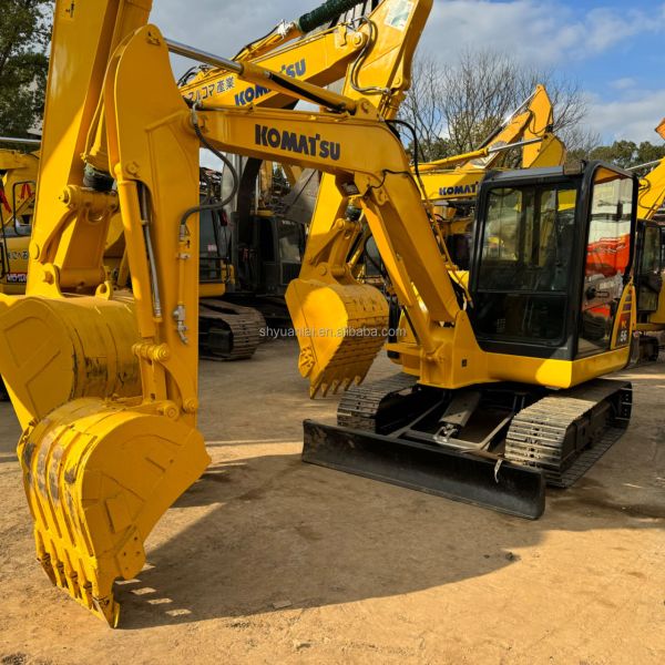 Excavateur Komatsu PC56 de 5 tonnes d'occasion Systèmes d'économie de carburant Systèmes de travail Couleur originale