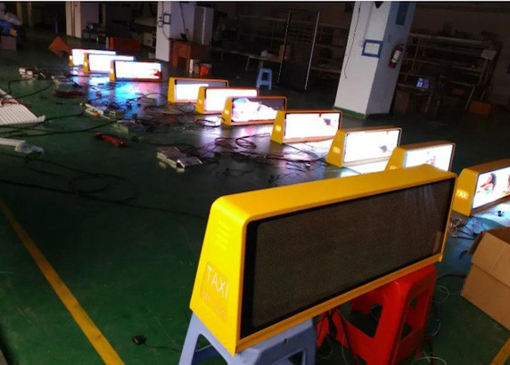 P4 External Advertising Car Led Sign Display Wireless Control High Brightness