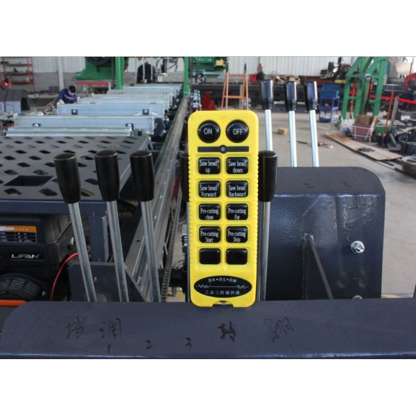 27 HP горизонтальная автоматическая режущая лента пиломашина для резки бревна в лесу