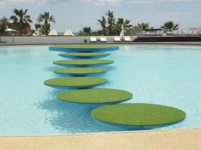 12000D PE Зелёный сад Искусственная трава с 100% дренажной мощностью Ландшафтная искусственная трава