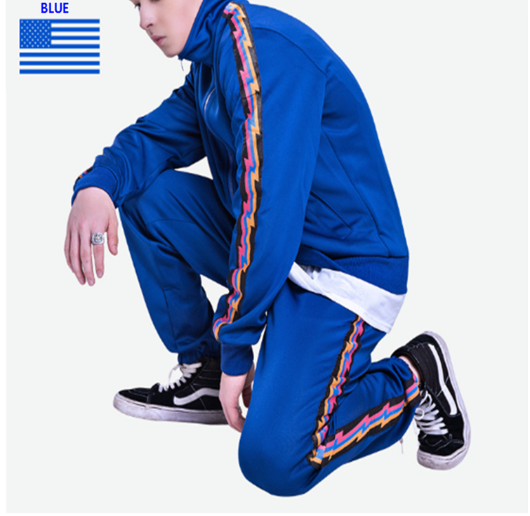 Striped Design Mens Sports Tracksuits For Spring Customized Logo Anti Shrink