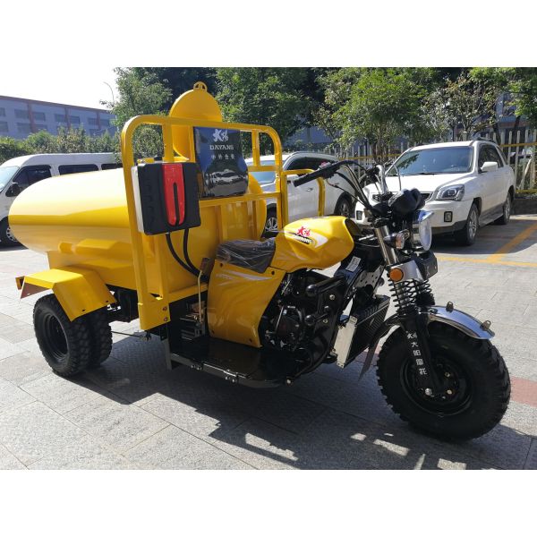 Tricycle de chargement refroidi à l'eau de 200 cc pour lutter contre les incendies et l'arrosage du tricycle Dayang