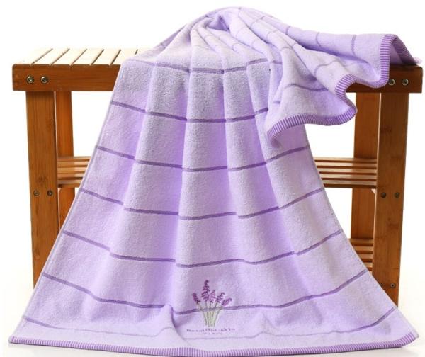 Embroidered Lavender Bath Towel For Adults , 70 * 140cm Oversized Bath Towels 
