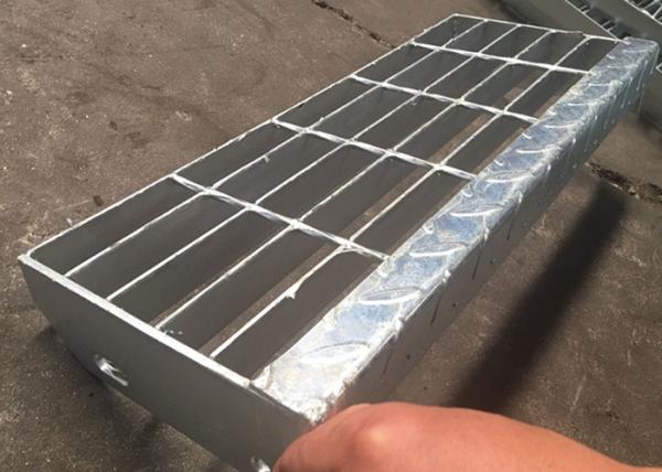 Serrated Grating Stair Treads Galvanized Feature Mild Steel Material