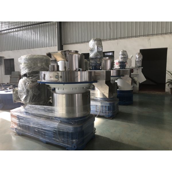 2500-3000KG/H Vertical Biological Pellet Machine / Biomass Ring Die Pellet Mill Machine
