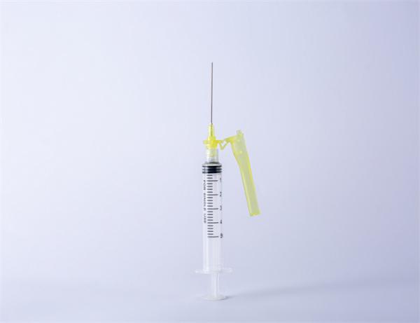 Sterile Medical Disposable Safety Syringe With Safety Needle 16G-30G FDA51K