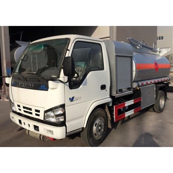 ISUZU 5cbm 4*2 Fuel Delivery Tanker Oil Petrol Diesel Transport And Refueling Truck 5000L