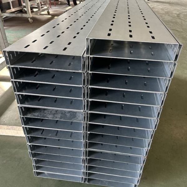 OEM 300mm Perforated Cable Tray Ventilated Trough Cable Tray