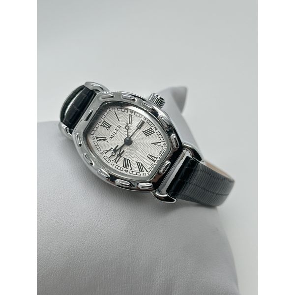 Белые аналоговые Lady Quartz Watch Модные черные кожаные часы