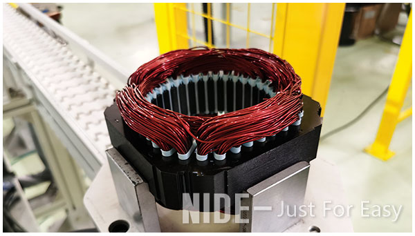 Замотка катушки статора мотора автоматическая вводя одиночную фазу машины