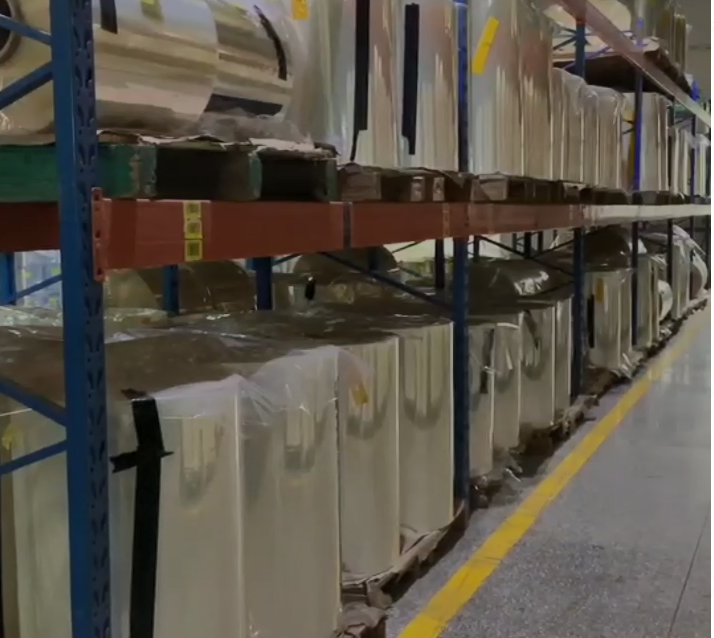 Película de embalagem de PVC tubular / manga de compressão térmica para rótulo