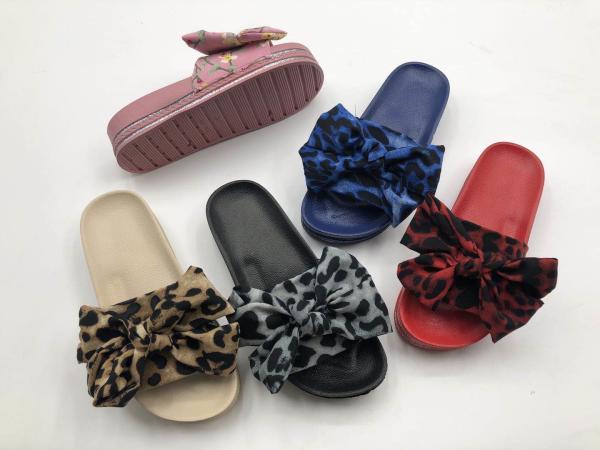 PVC Butterfly Design Outdoor  Lady Slippers Women Shoes Summer Slides