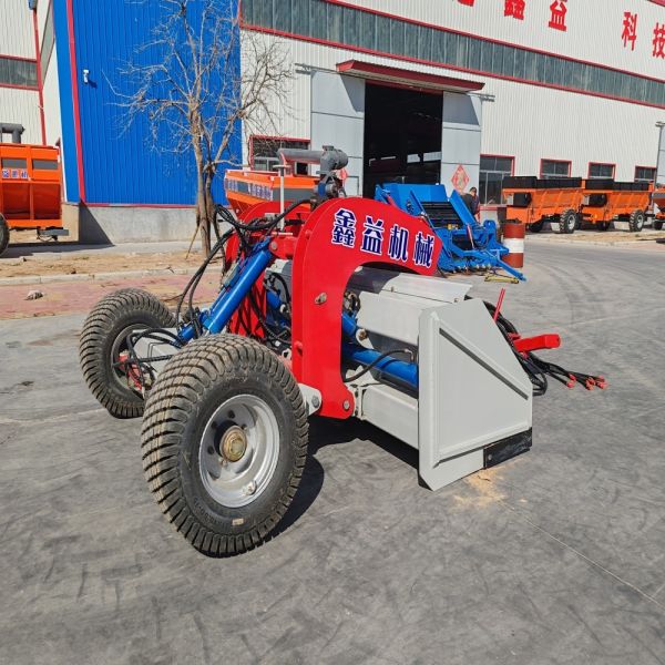 Tractor-Mounted Hydraulic Land Leveler with Adjustable Width and Heavy-Duty Build for Efficient Soil Grading