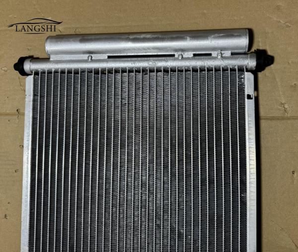 80110SAA013 Auto Peças sobressalentes Sistema de arrefecimento Condensador de ar condicionado para HONDA Jazz Fit