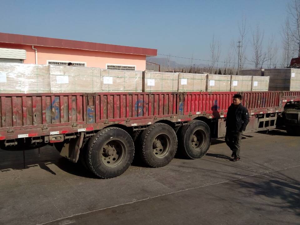 Сплавленный кирпич Азс бросания тугоплавкий высокотемпературный для стеклянной плавя печи, подгонянного размера