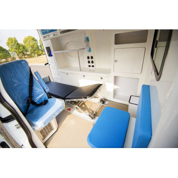 Ambulance neuve personnalisée Euro 5 pour le transport de personnes handicapées et le transfert en milieu hospitalier, véhicule de clinique mobile 4x2