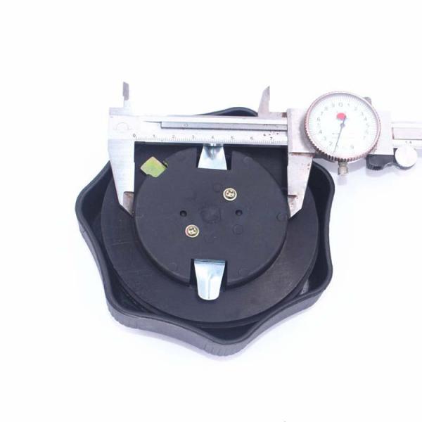 Fuel Cap Sort Volvo Truck Parts OE Standard 2993918 20392751 Plastic / Metal Material