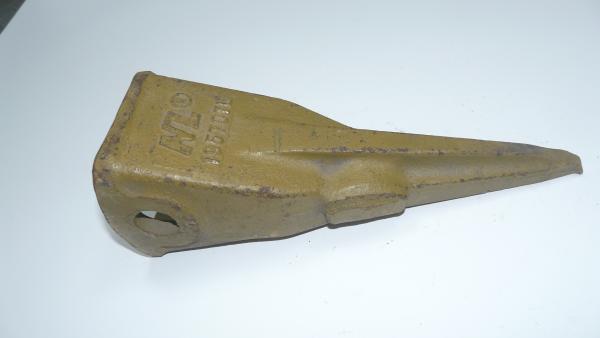 Excavator Spare Parts 205-70-19570TL PC200 Bucket Tooth Point Cast Bucket Teeth