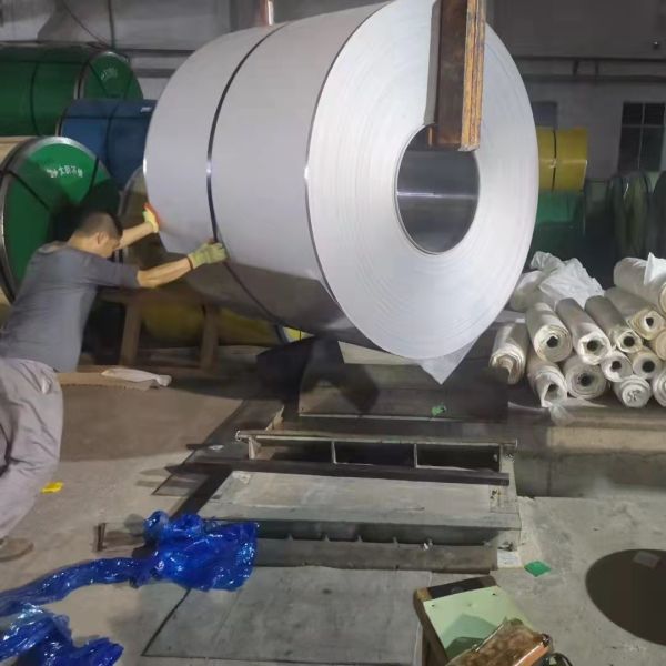 A folha de aço inoxidável do EN 321 de ASTM JIS GN laminou 1,4541 larguras de aço inoxidável 1000mm 1219mm