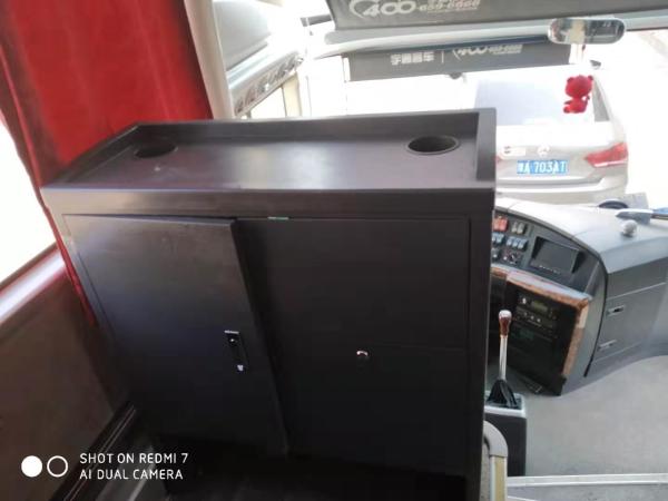 O grande compartimento 50 Yutong usado assentos transporta o comprimento do ônibus da porta dobro 12000mm