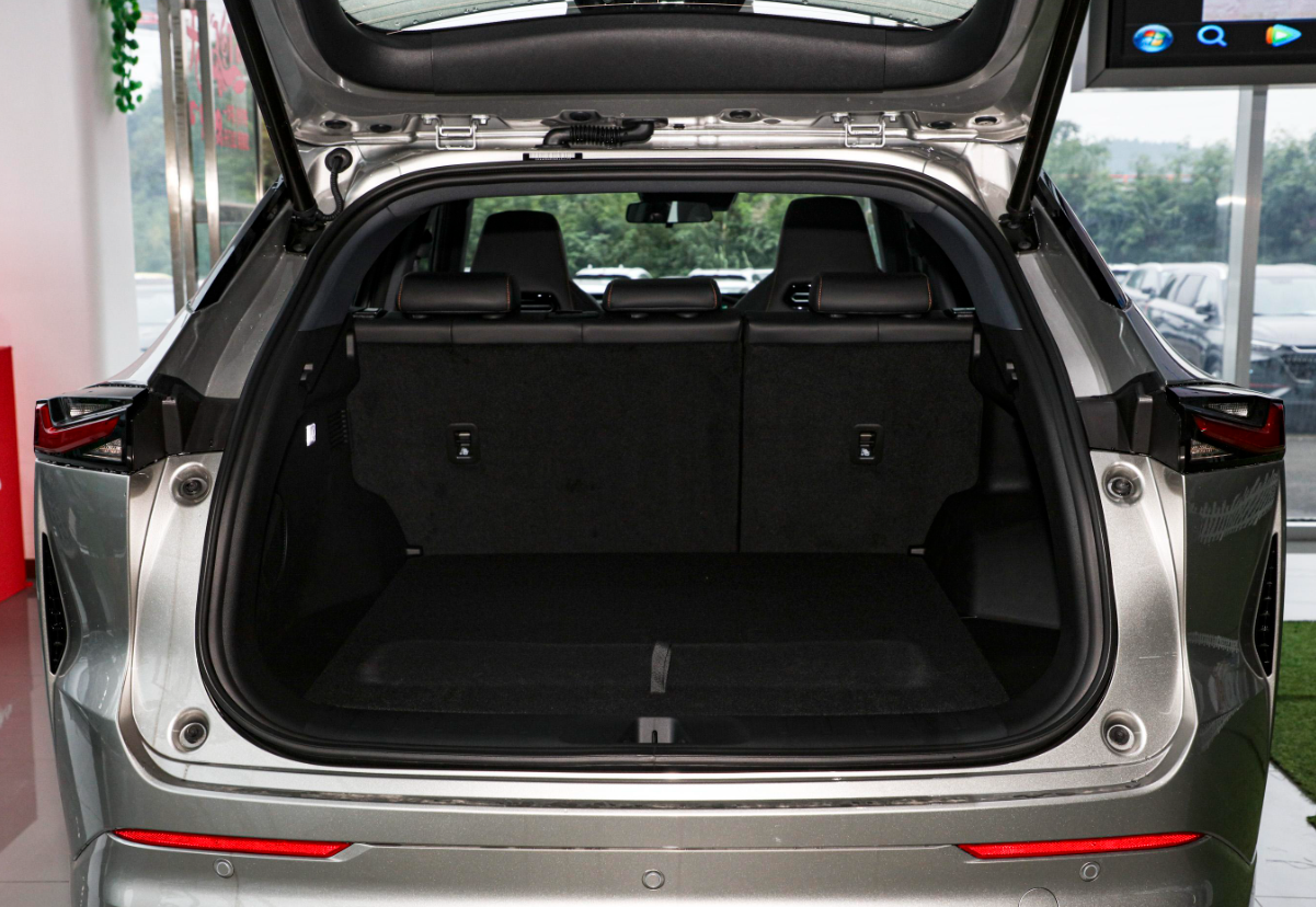 Compact Gasoline SUV Changan OSHAN Z6 2022 Blue Whale 1.5T DCT