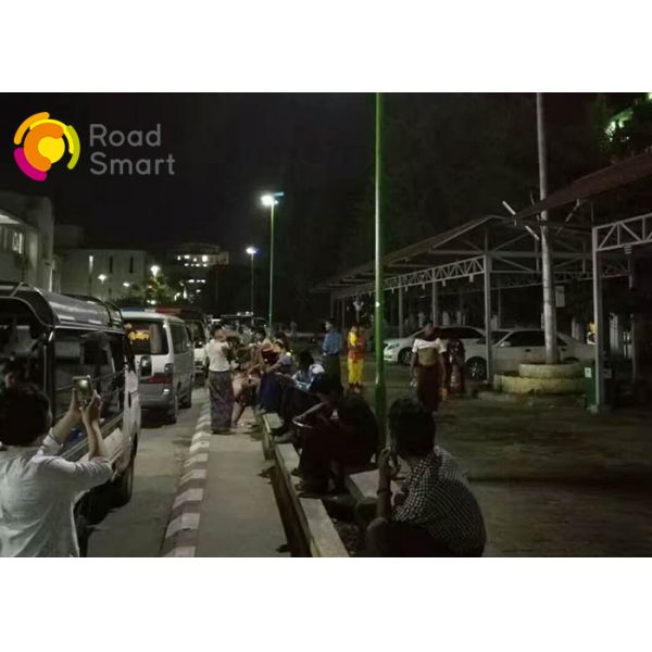 Energy Saving Solar Lighting System With 50W Mono Panel Angle Adjustable